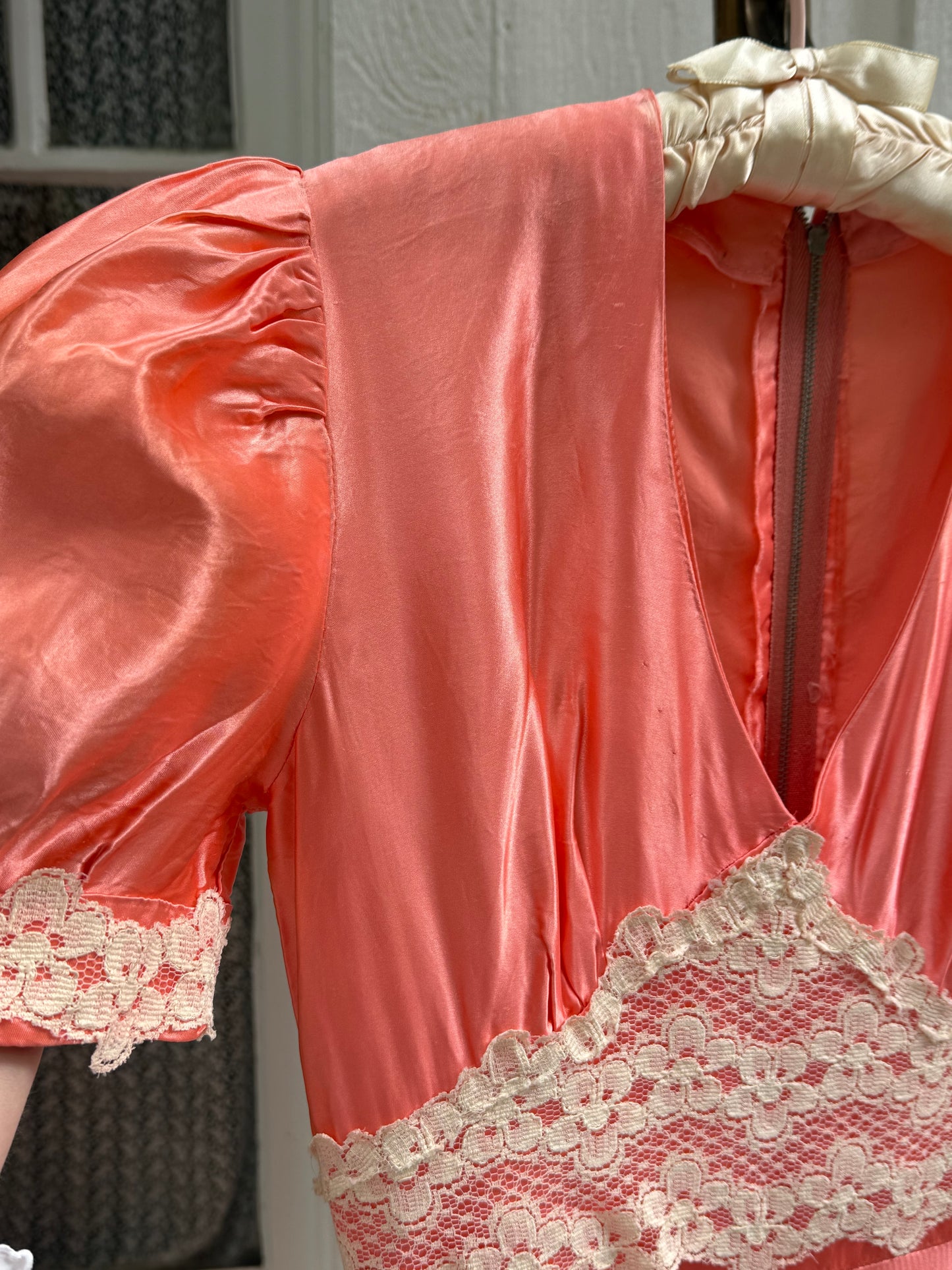1940s Peach Lace Trimmed Puff Sleeve Gown