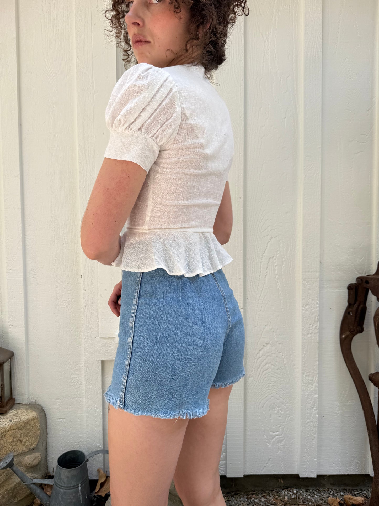 1970s Linen Crochet Pearl Button Front Puff Sleeve Blouse