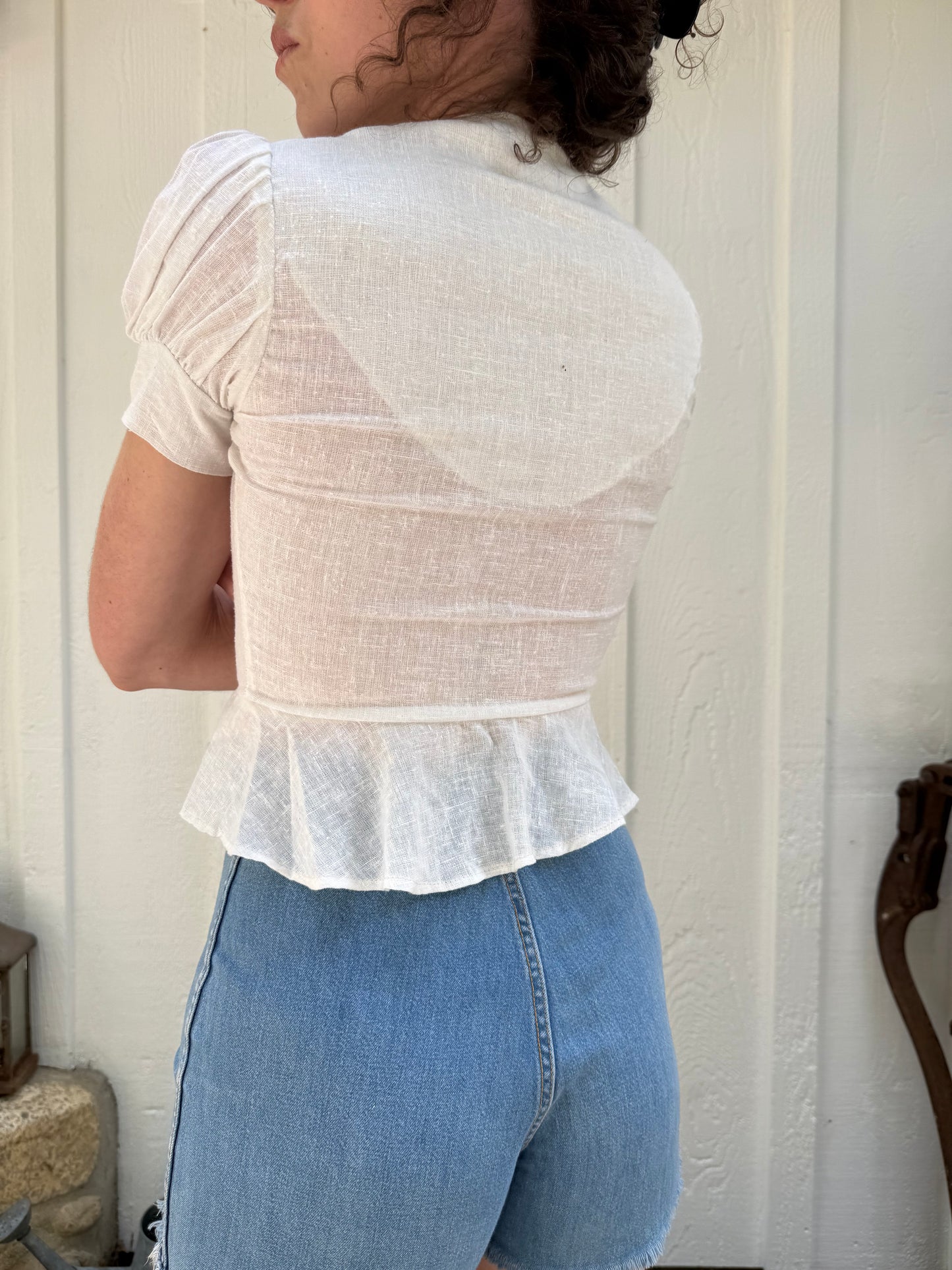 1970s Linen Crochet Pearl Button Front Puff Sleeve Blouse
