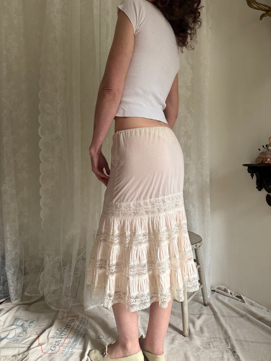 1950s Pale Pink Gathered Tiered Hearts and Flowers Lace Midi Skirt