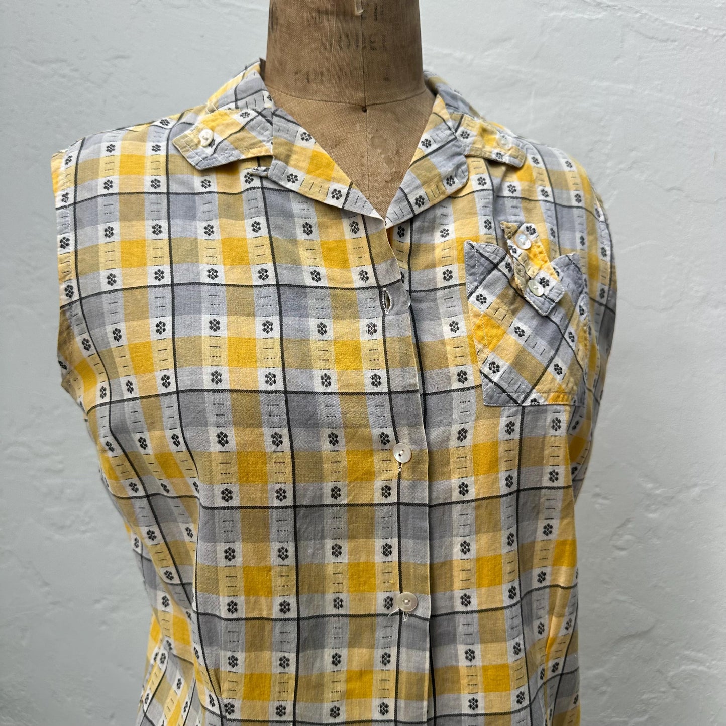 1950s Plaid Cotton Sleeveless Shell Button front Top