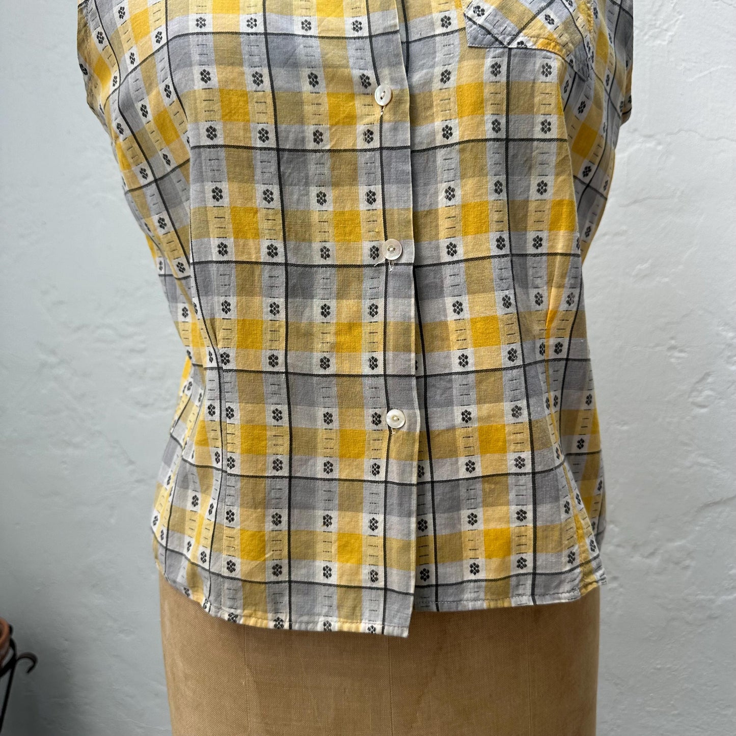 1950s Plaid Cotton Sleeveless Shell Button front Top