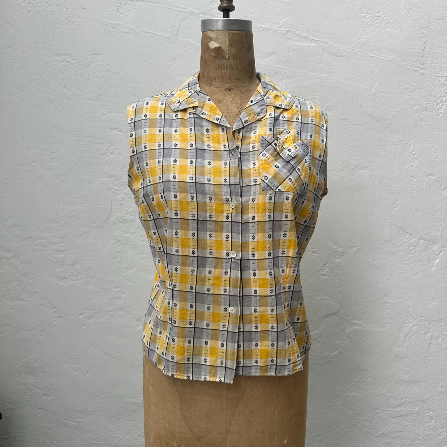 1950s Plaid Cotton Sleeveless Shell Button front Top