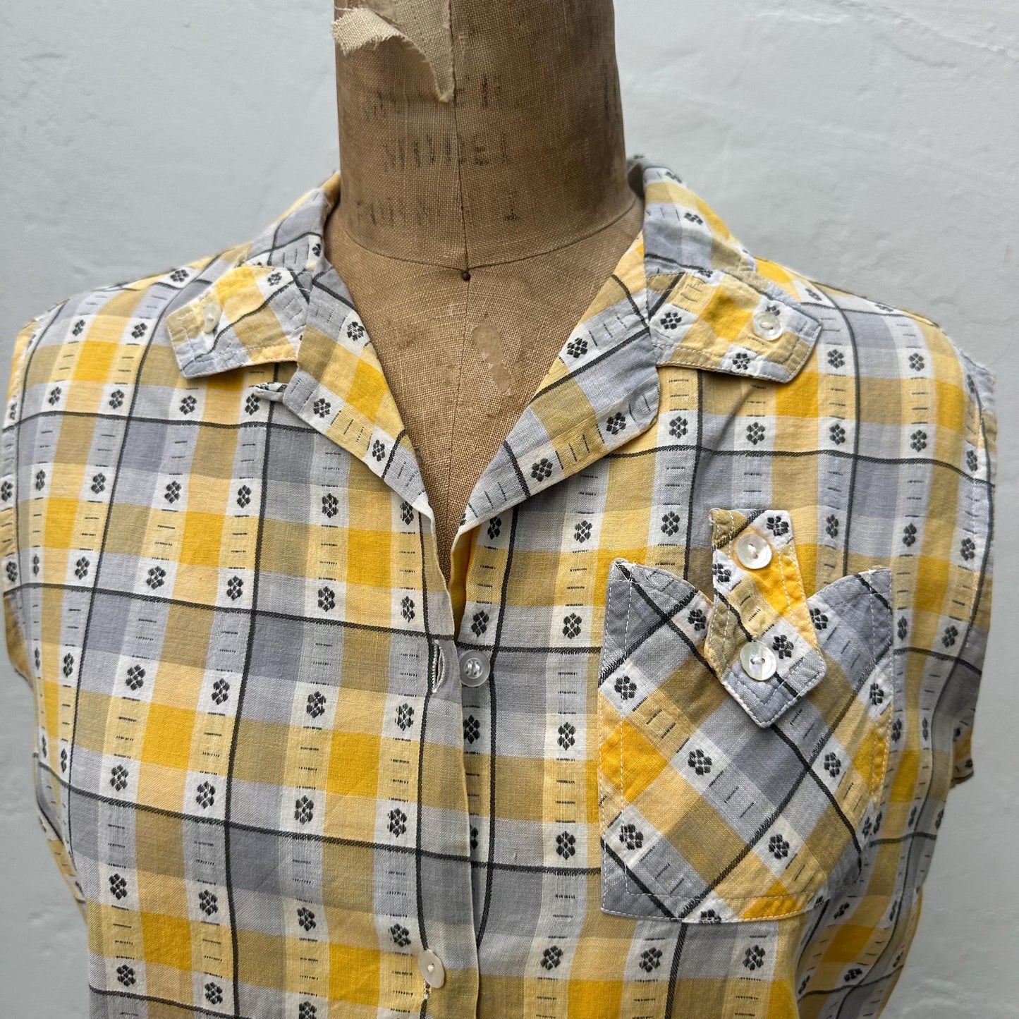 1950s Plaid Cotton Sleeveless Shell Button front Top