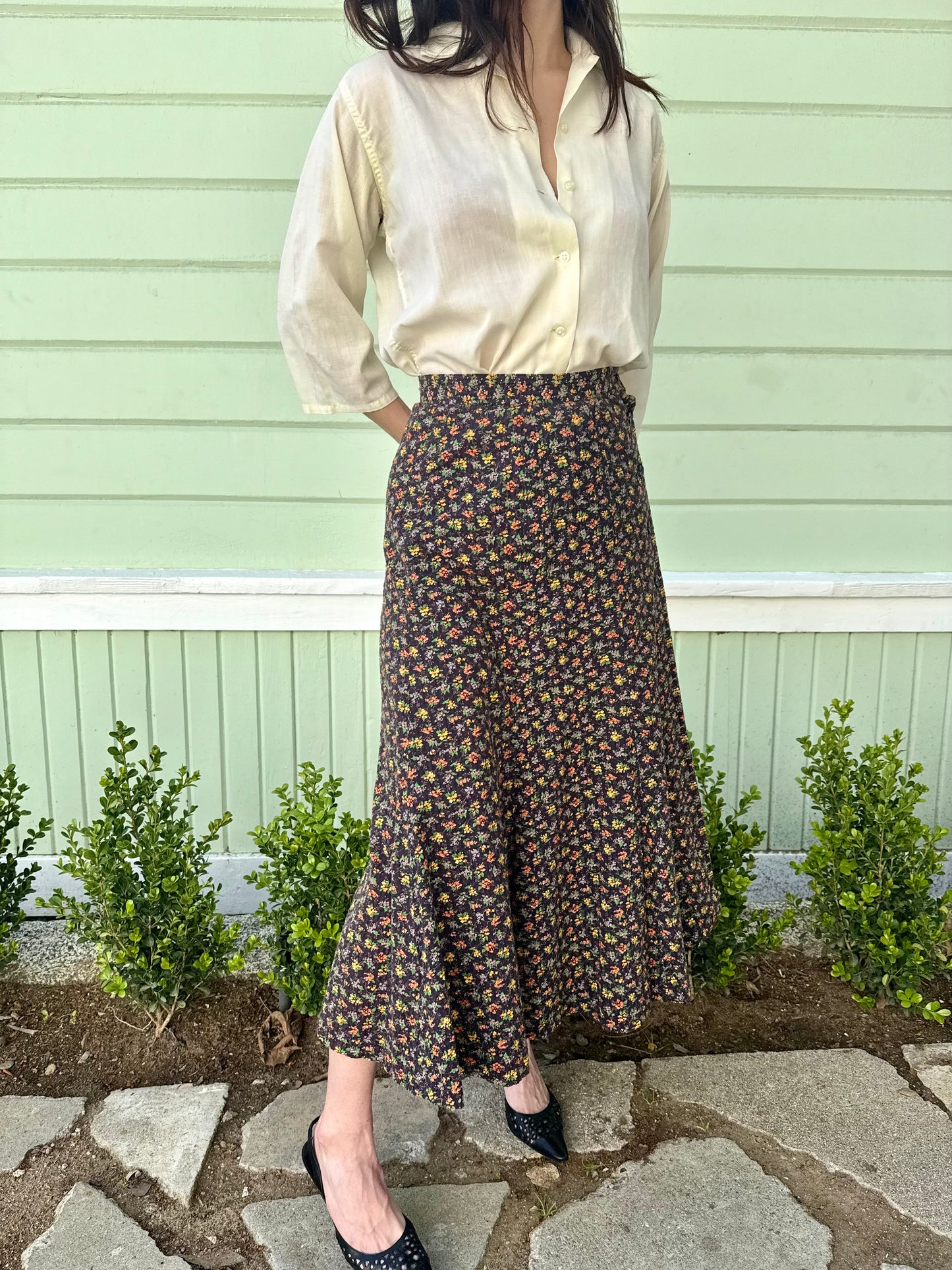 1940s Floral Print Cotton Seersucker Side Button Skirt