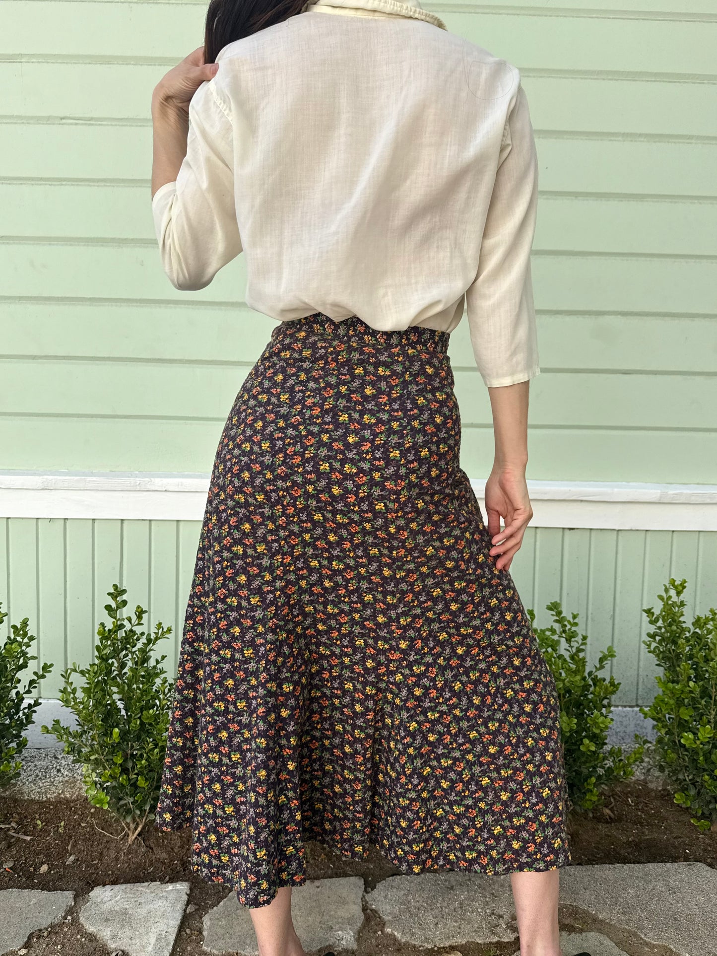 1940s Floral Print Cotton Seersucker Side Button Skirt