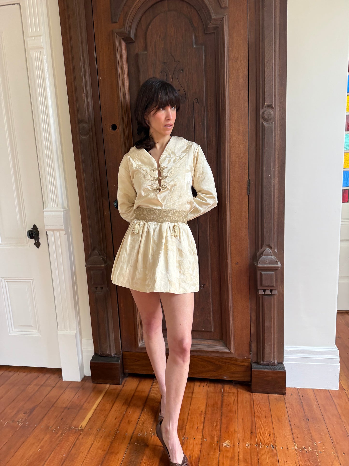 1990s Sarakalo Paris Off White Raw Silk Jacquard Skirt Suit Set