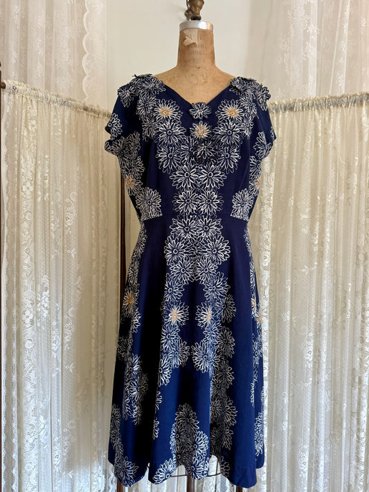 1950s Pauline Lake Hawaiian Cotton 3D Rhinestone Floral Print Dress