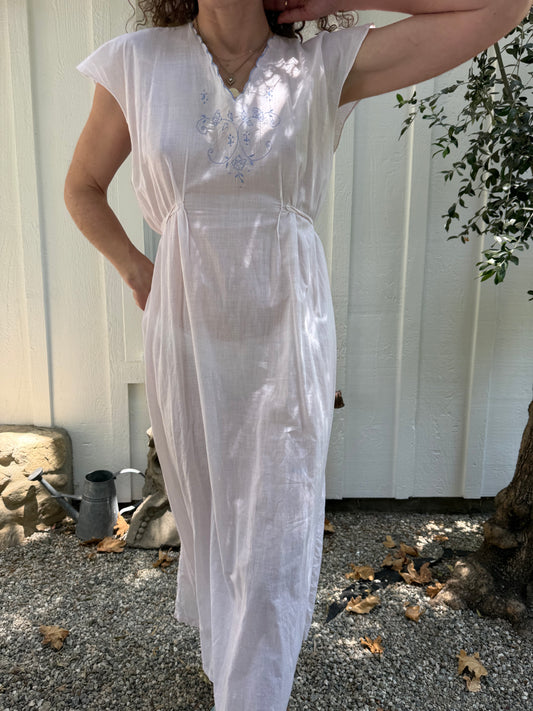 1940s Pale Pink Cotton Floral Embroidered Day Dress