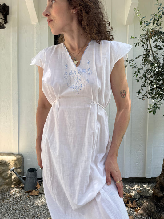 1940s Pale Pink Cotton Floral Embroidered Day Dress