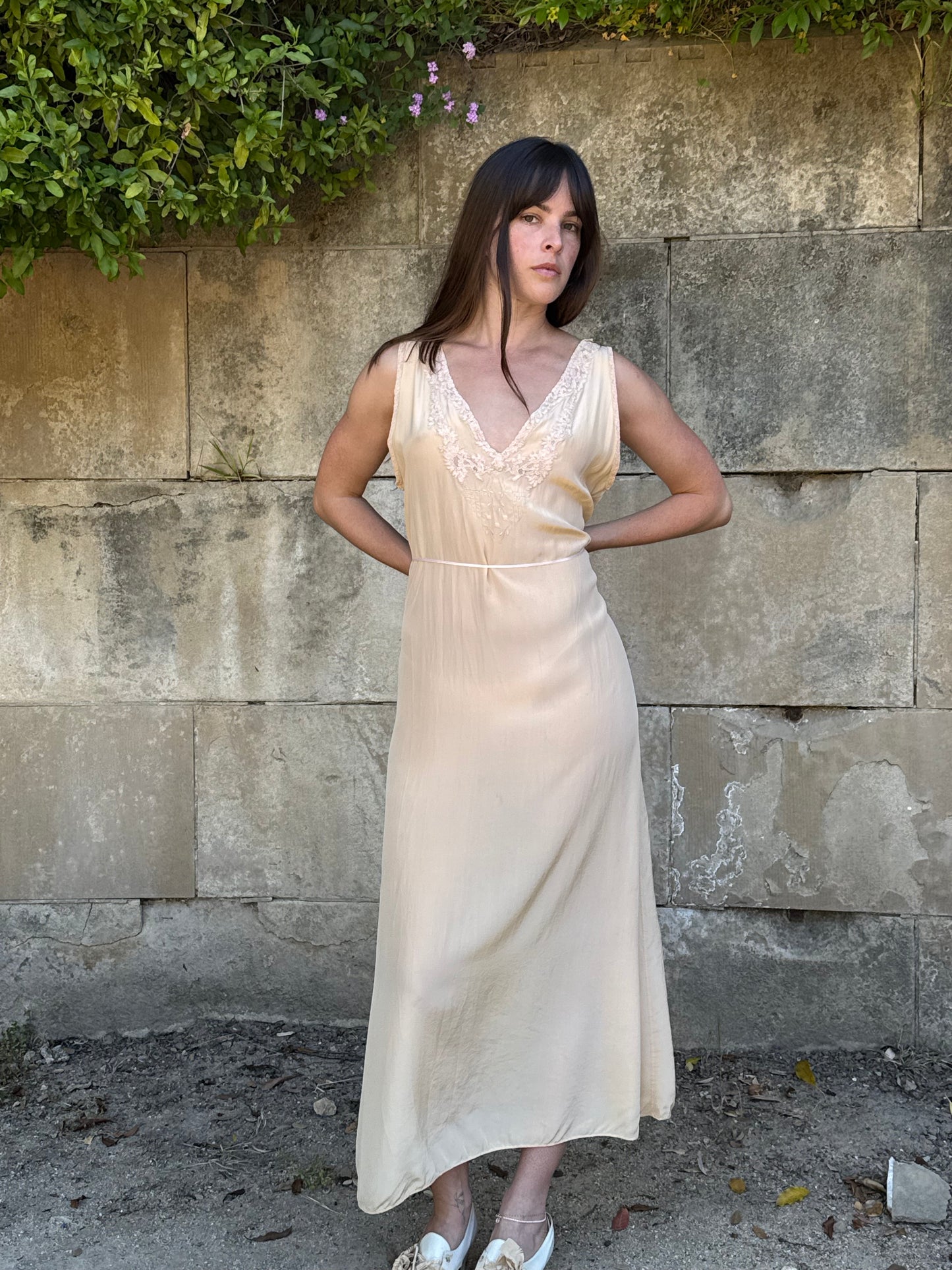 1940s Pale Peach Silk Lace Trimmed Slip Dress