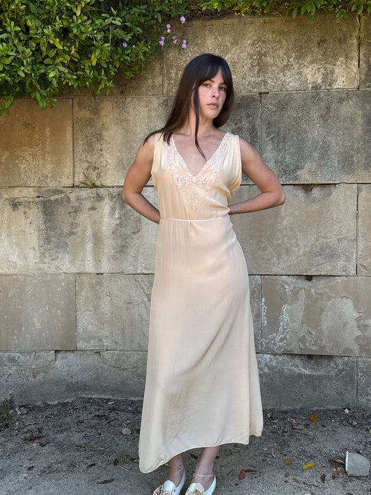 1940s Pale Peach Silk Lace Trimmed Slip Dress