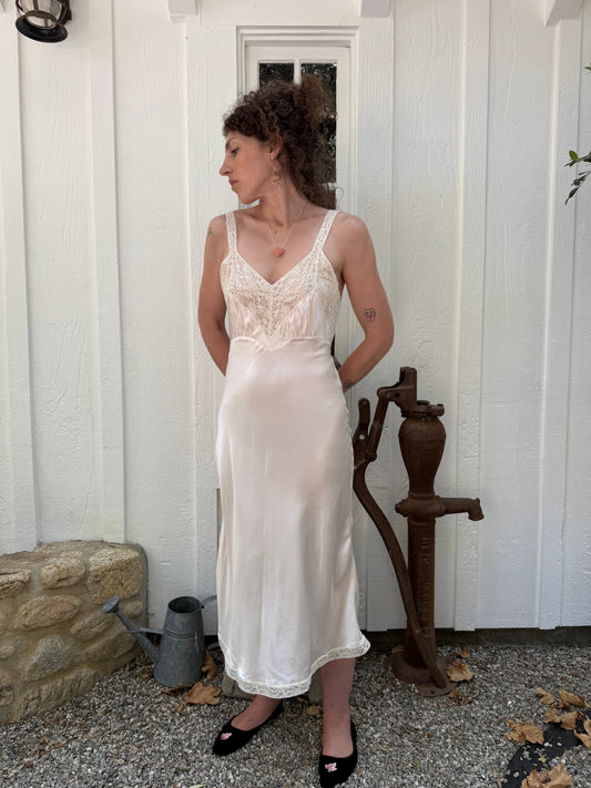 1940s Shiny Pale Pink Skylon Lace Trimmed Slip Dress