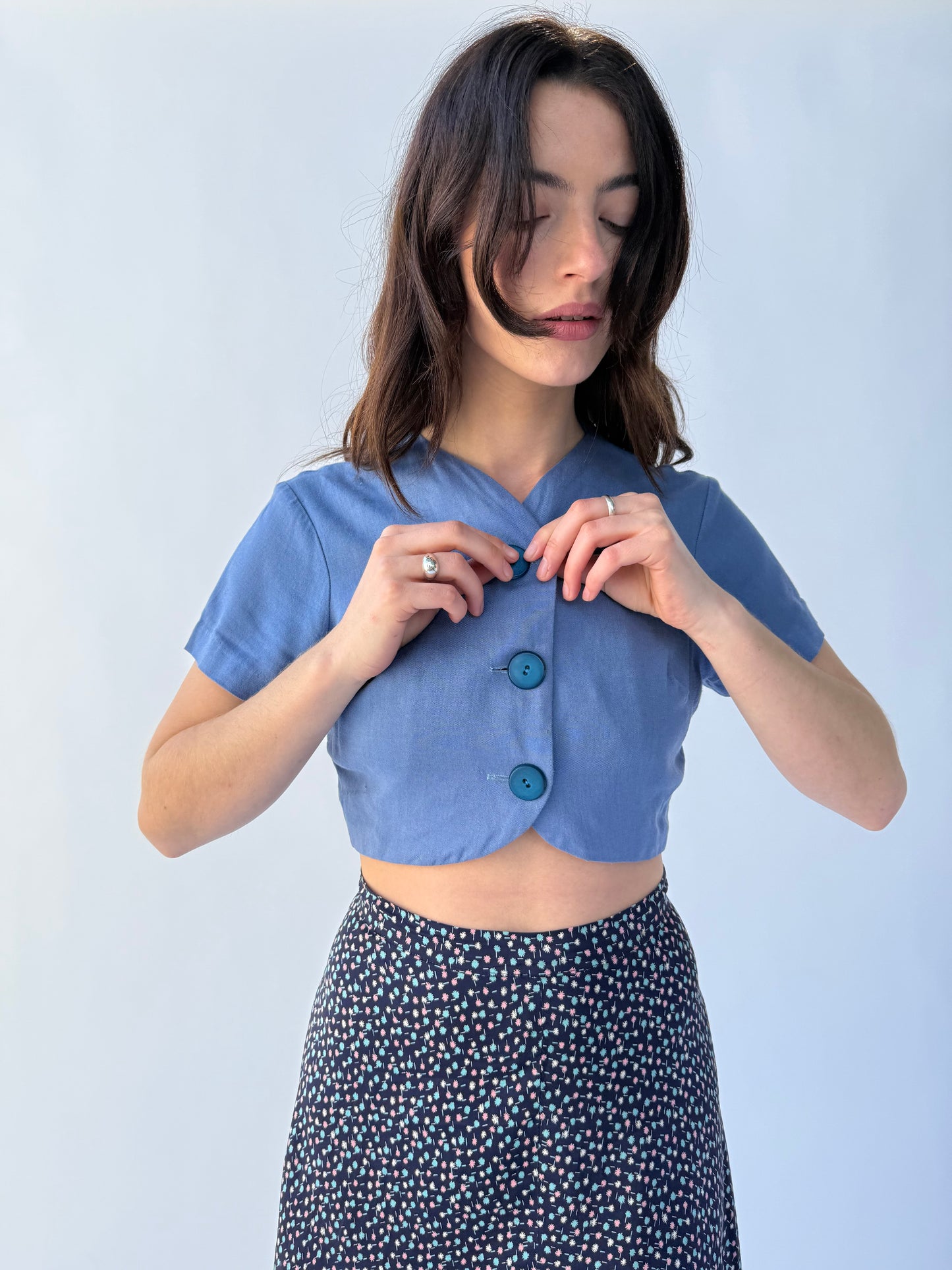 1940s Blue Cropped Linen Big Button Top