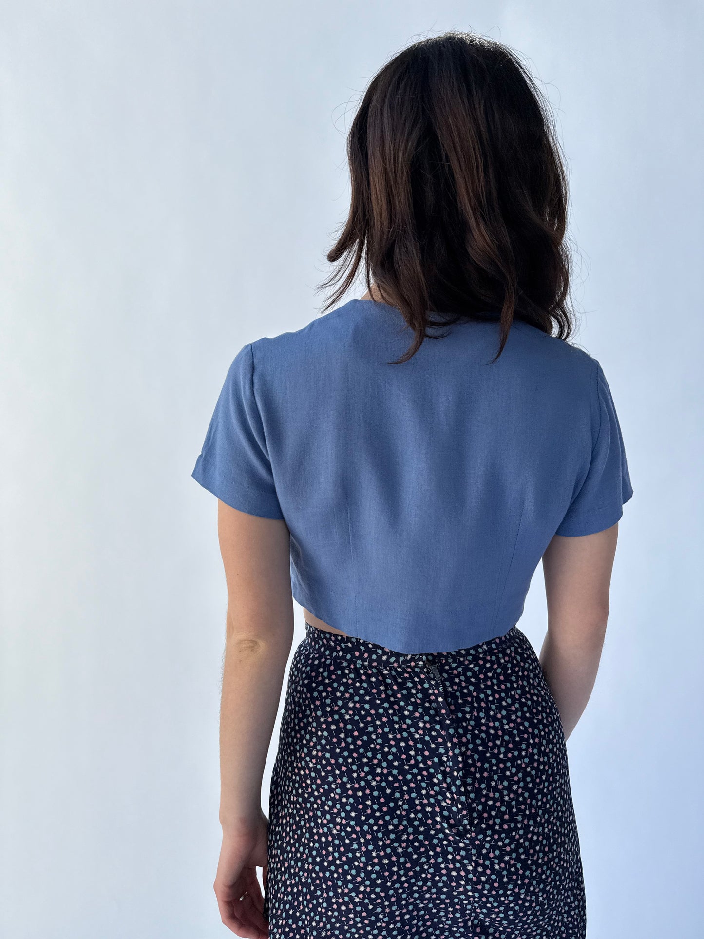 1940s Blue Cropped Linen Big Button Top