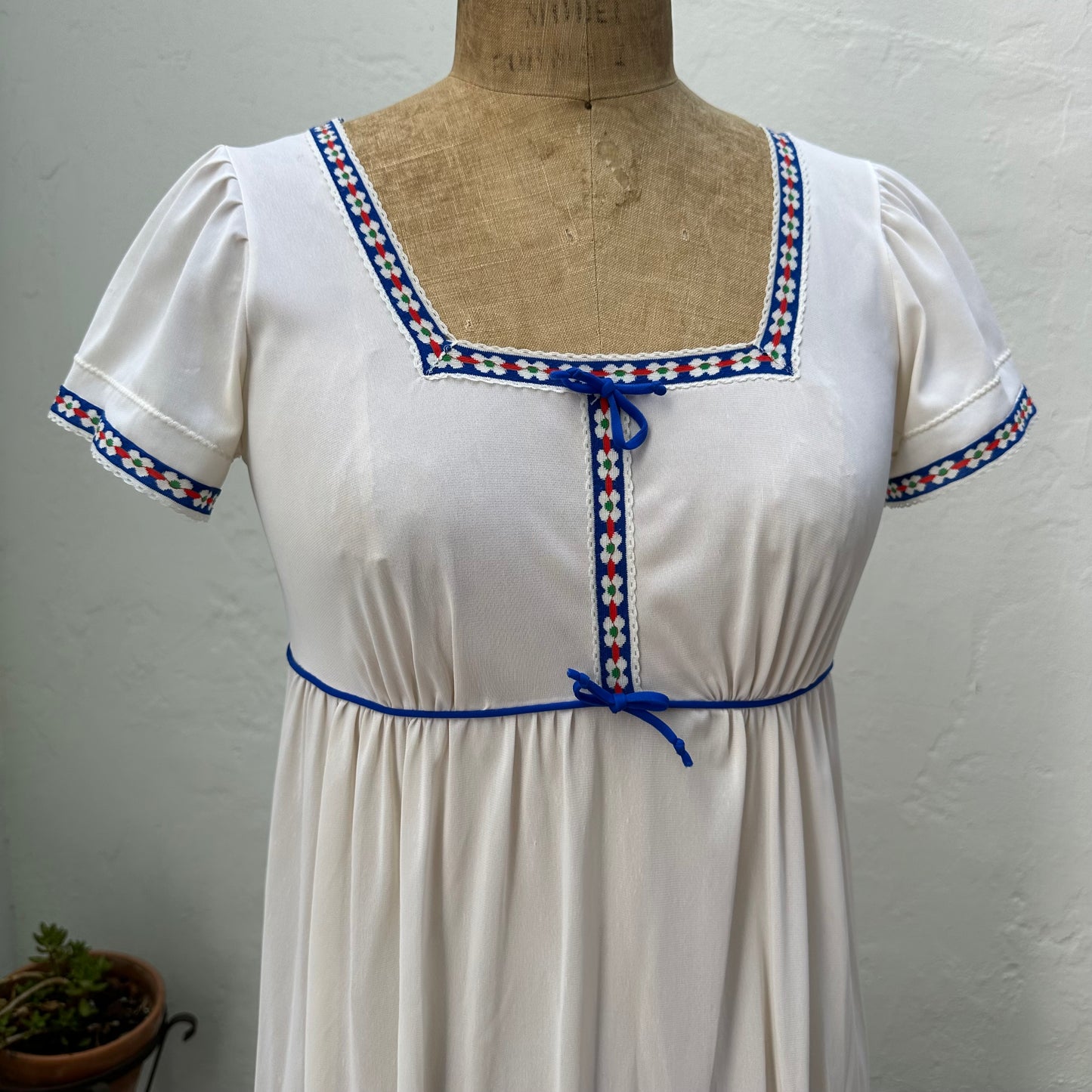 RARE 1950s White Ribbon Trimmed Lorraine Nylon Peignoir Set with Bows