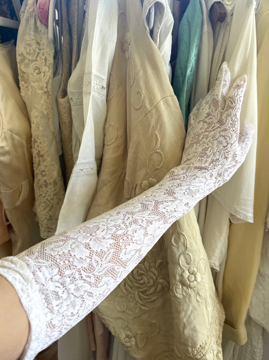 1990s White Fine Lace Opera Gloves Made in France