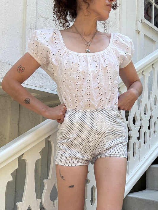 1970s White Eyelet Puff Sleeve Blouse