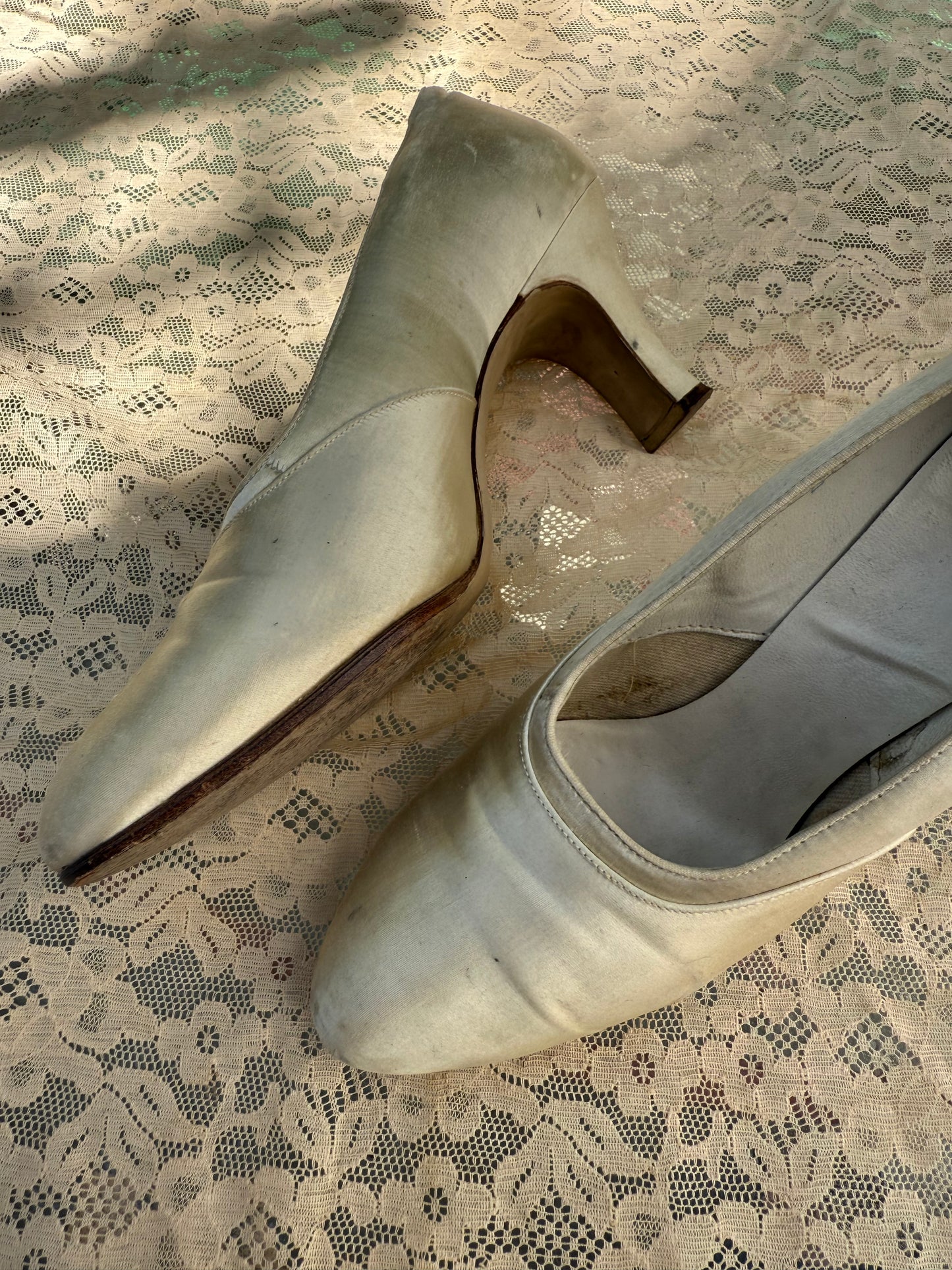 1940s Ivory Satin Bridal Heels 6.5