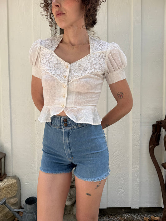 1970s Linen Crochet Pearl Button Front Puff Sleeve Blouse