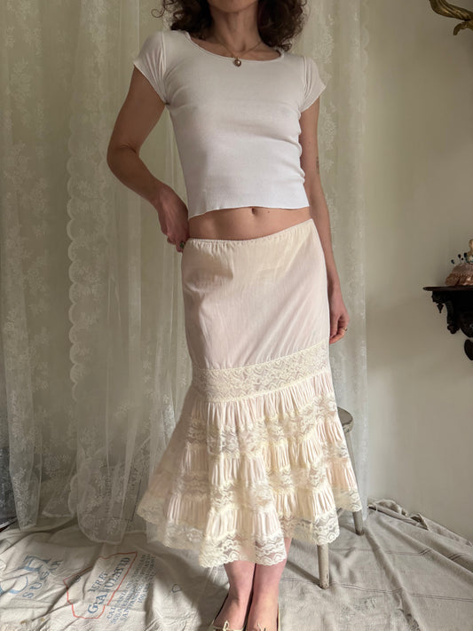 1950s Pale Pink Gathered Tiered Hearts and Flowers Lace Midi Skirt
