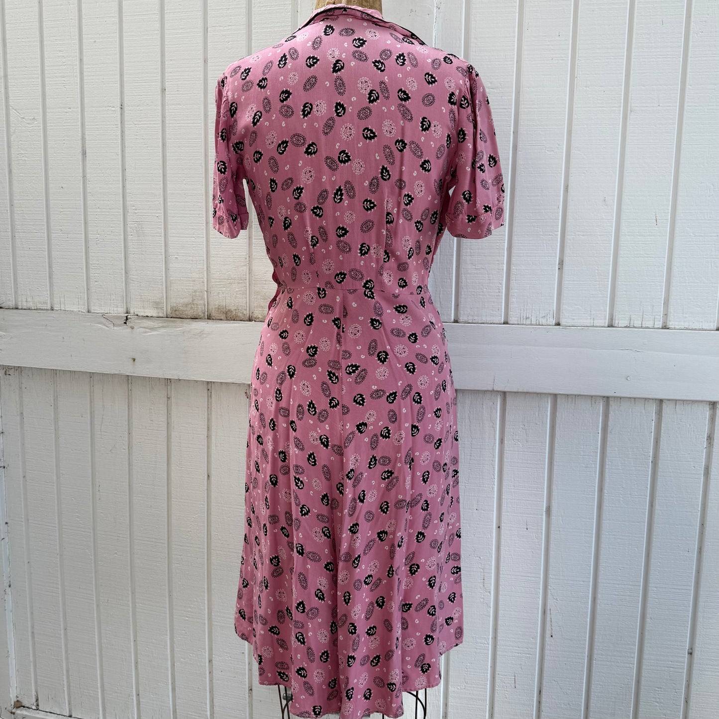 1940s Pink Leaf Print Gabardine Day Dress with Black Piping