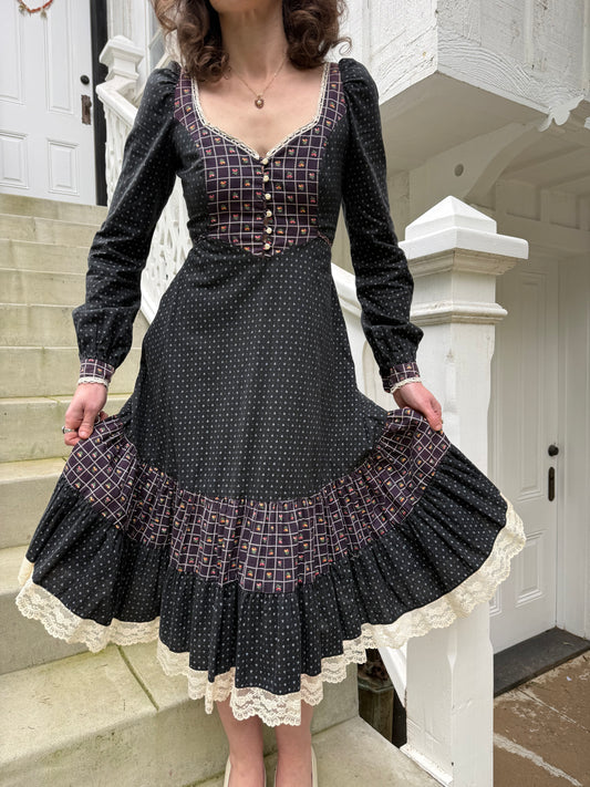 1970s Gunne Sax Calico Print Long Sleeve Button Front Dress