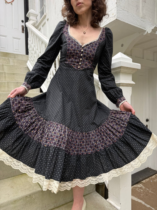 1970s Gunne Sax Calico Print Long Sleeve Button Front Dress