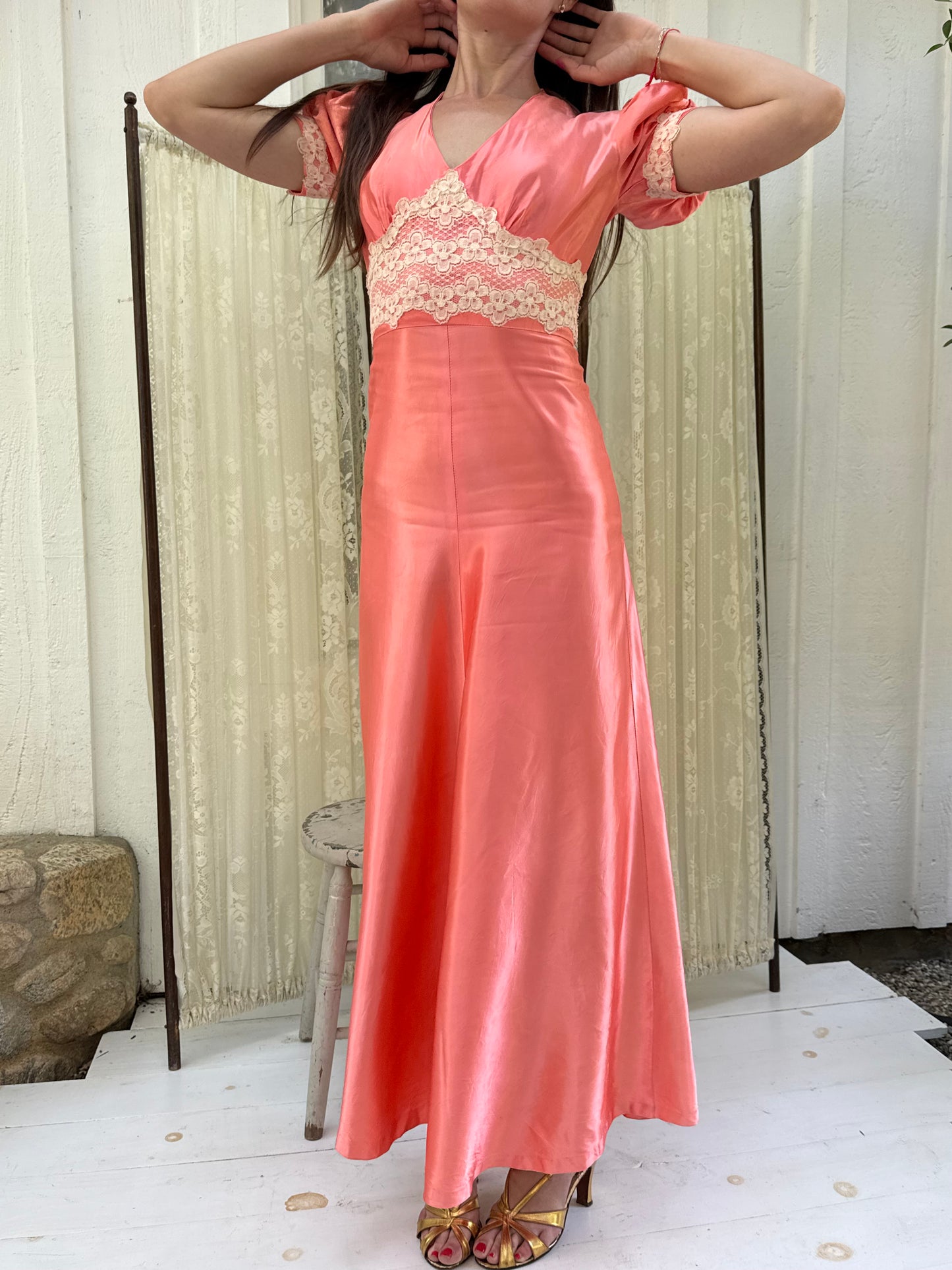 1940s Peach Lace Trimmed Puff Sleeve Gown