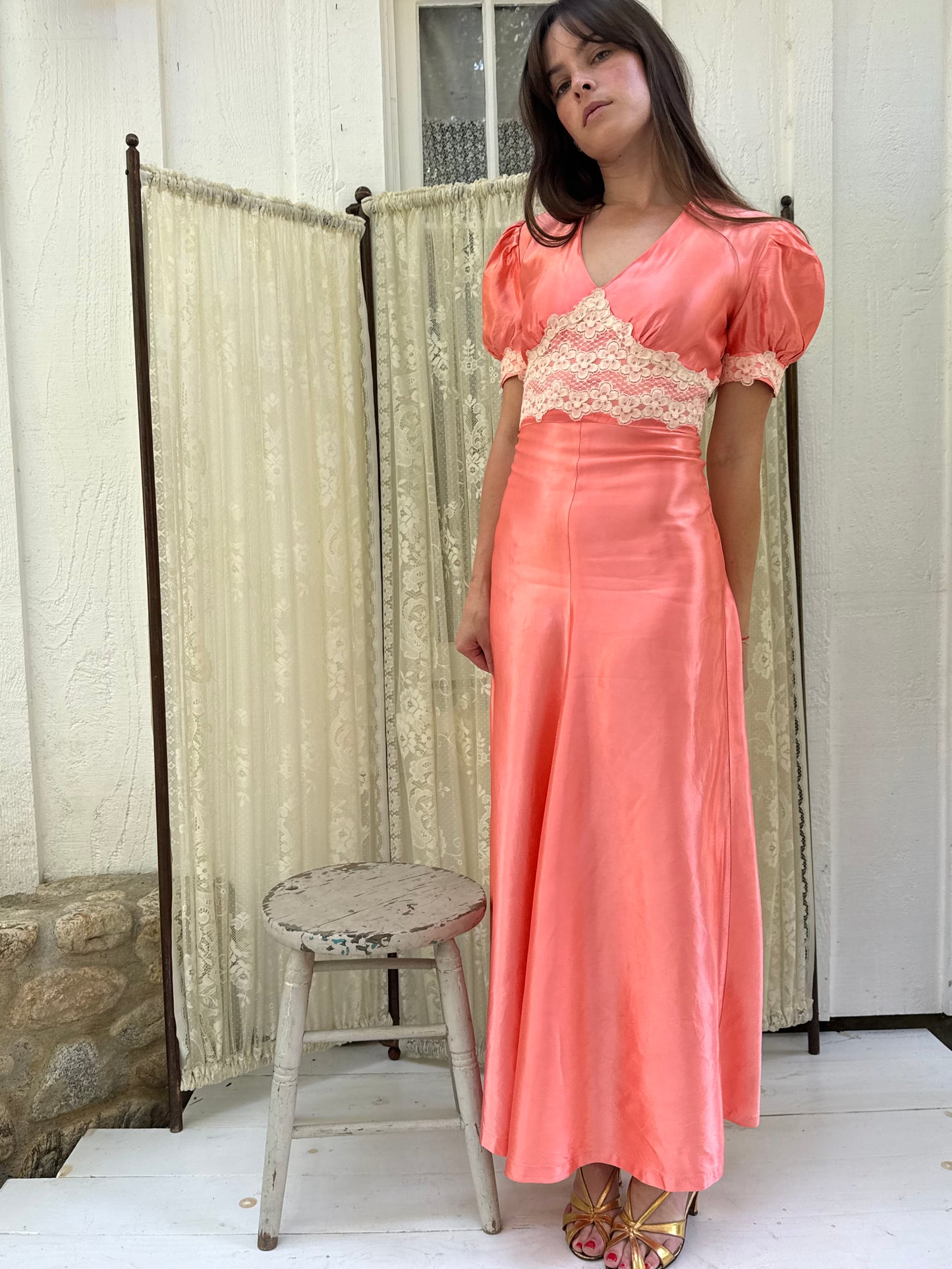 1940s Peach Lace Trimmed Puff Sleeve Gown
