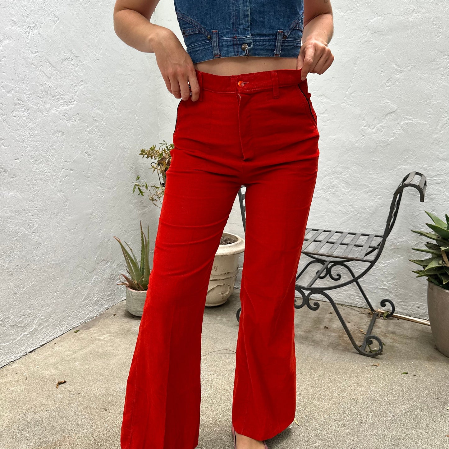 1970s "The Whole Thing" Brand High Waisted Red Corduroy Flares