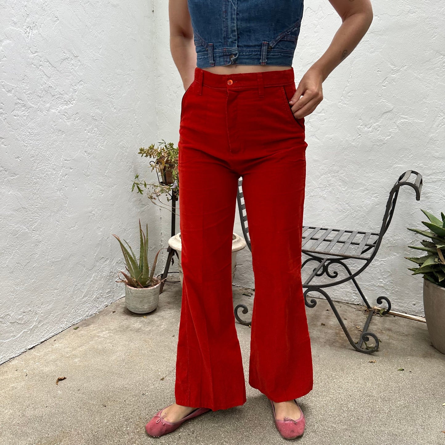 1970s "The Whole Thing" Brand High Waisted Red Corduroy Flares