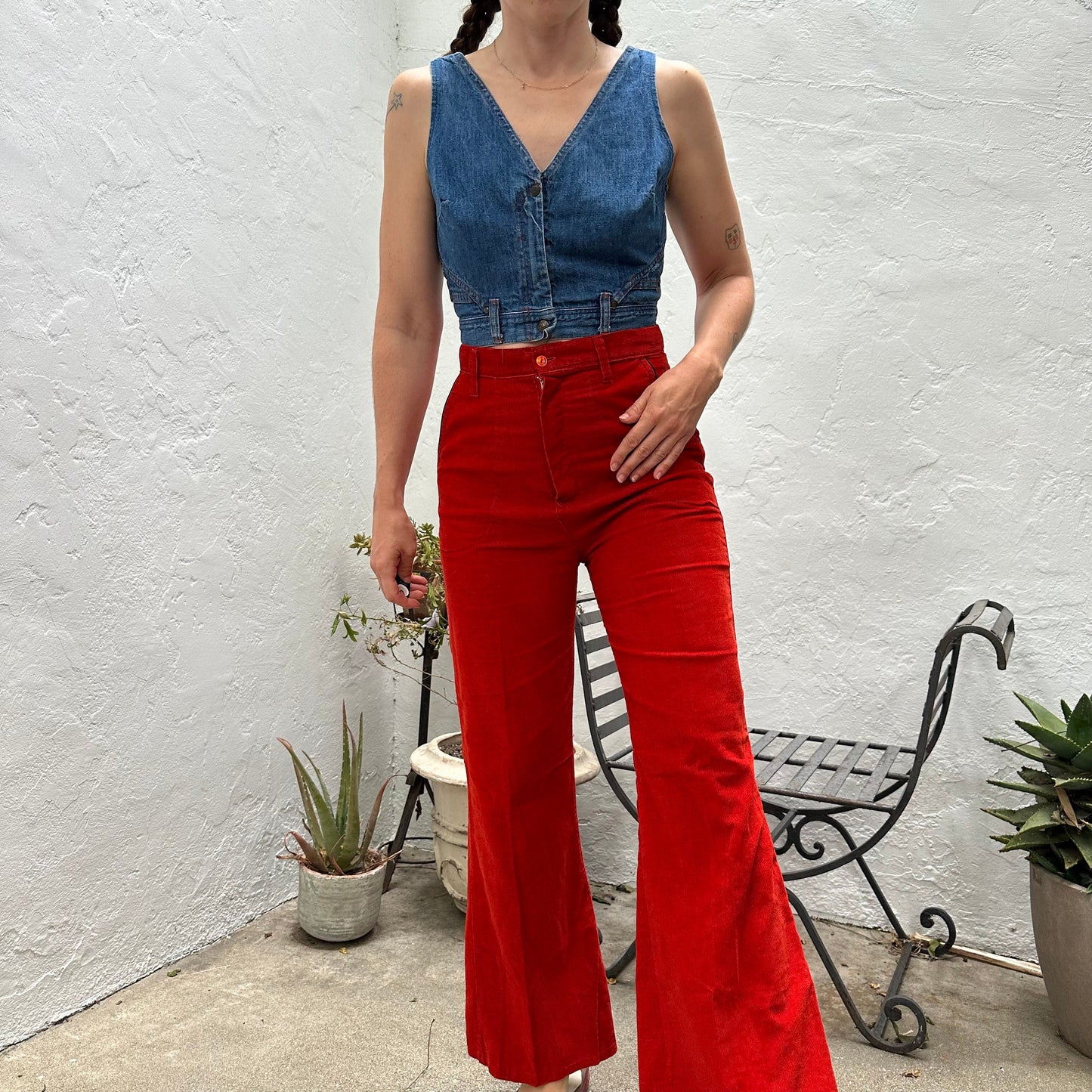 1970s "The Whole Thing" Brand High Waisted Red Corduroy Flares