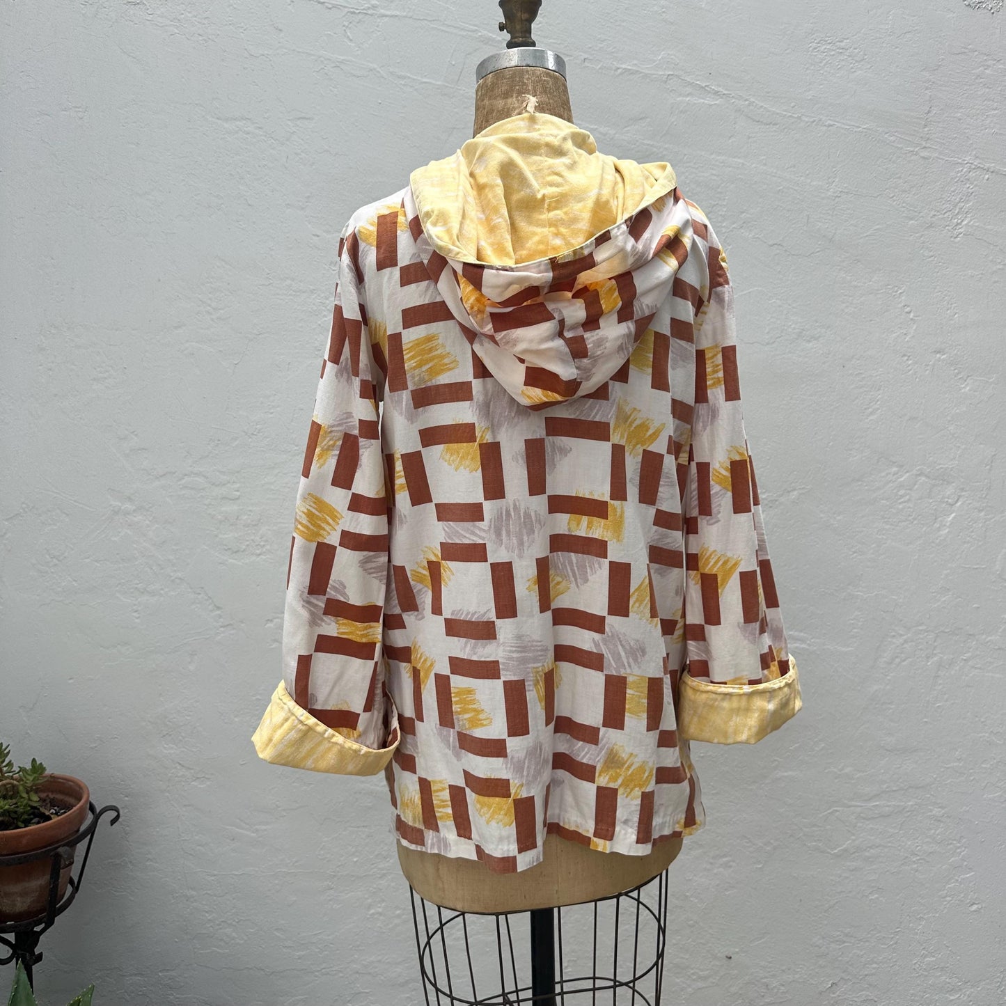 1940s Printed Cotton Hooded Beach Jacket with Big Pockets