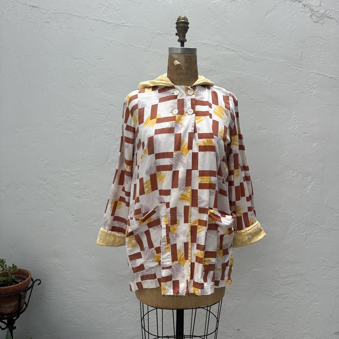 1940s Printed Cotton Hooded Beach Jacket with Big Pockets