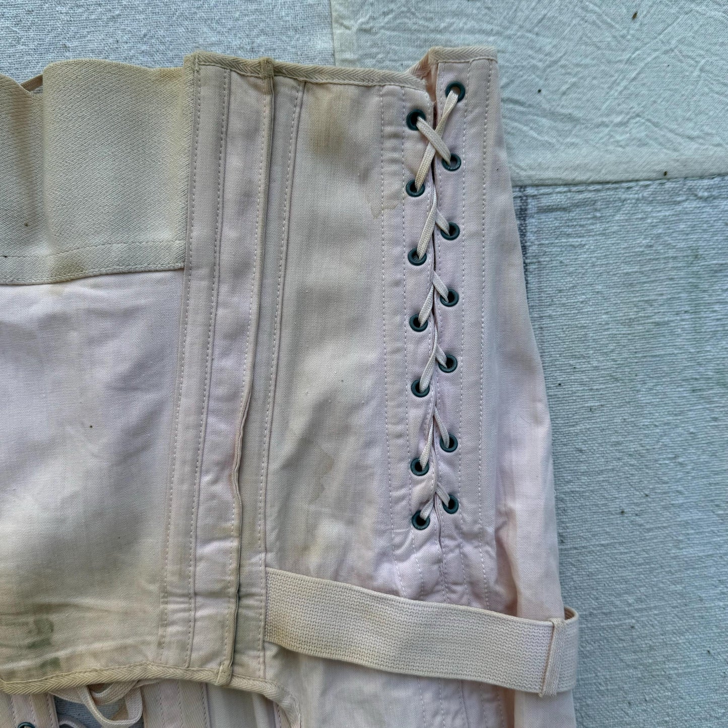 1920s Pink Camp Fan Lace Up Corset Girdle
