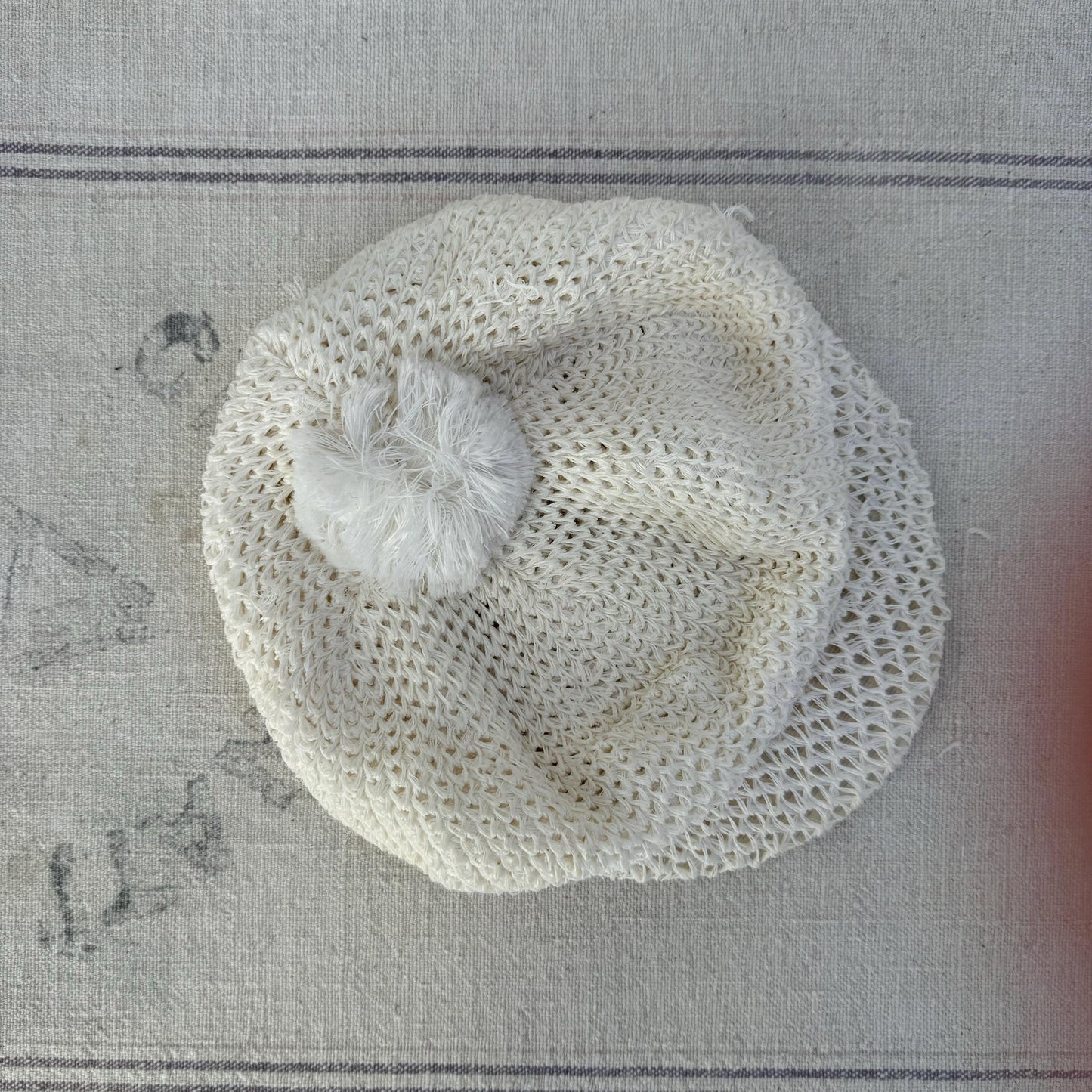 1950s White Crochet Newsboy Hat Cap with Pom Pom