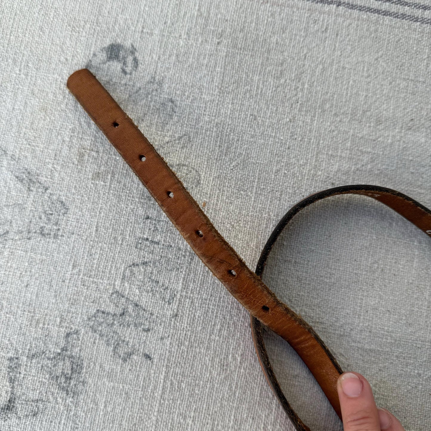1970s Brown Skinny Leather Belt 28-30