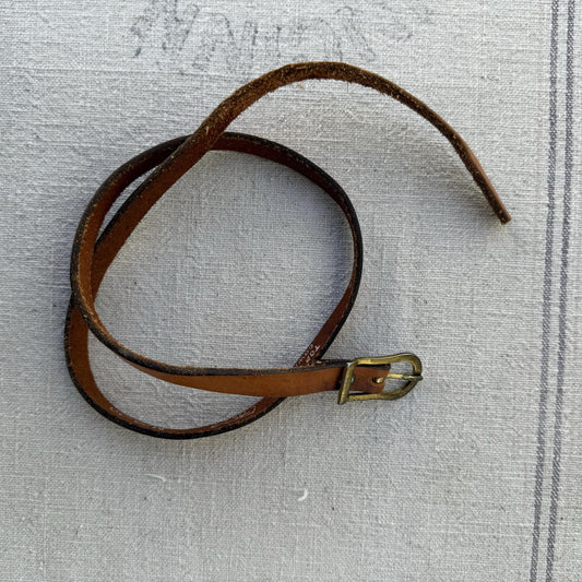 1970s Brown Skinny Leather Belt 28-30
