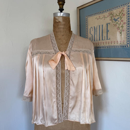 1940s Pale Pink Lace Trimmed Silk Rayon Bed Jacket L