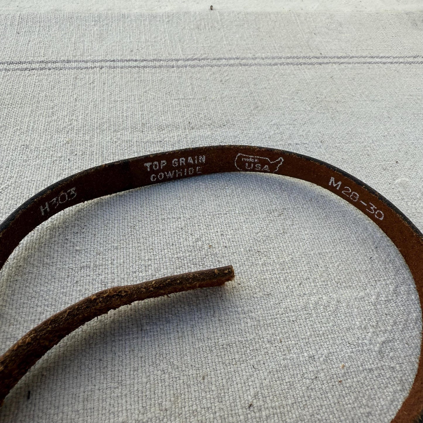 1970s Brown Skinny Leather Belt 28-30