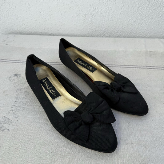 1990s Mondolfo Black Bow Pointed Flats