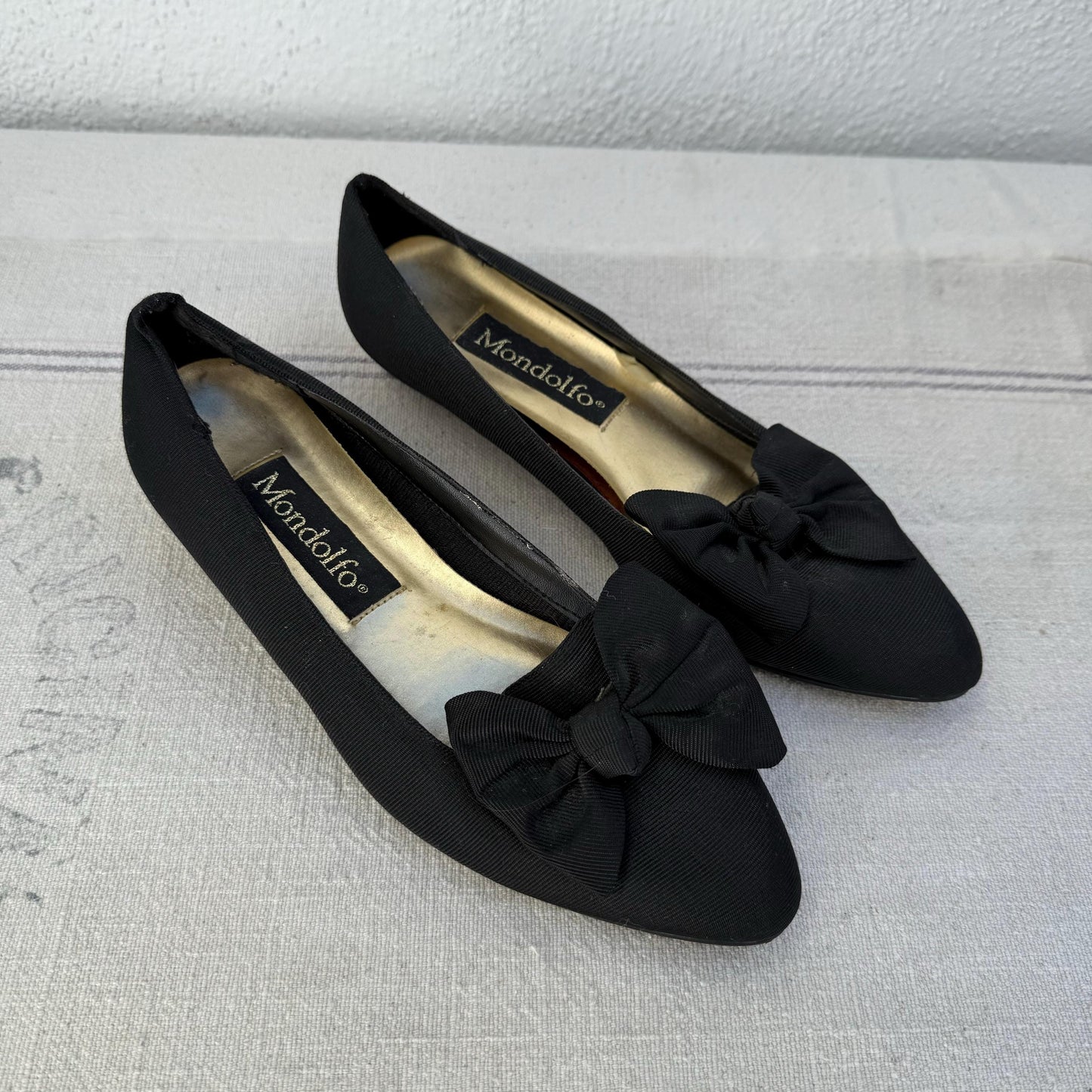 1990s Mondolfo Black Bow Pointed Flats