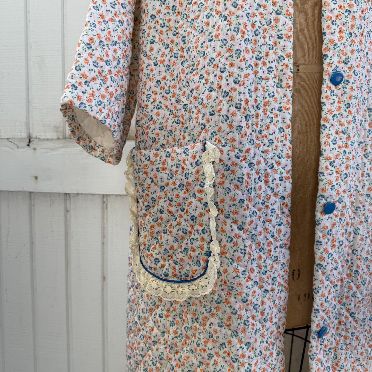 1960s Ditsy Floral Laced Trimmed Long Quilted House Coat